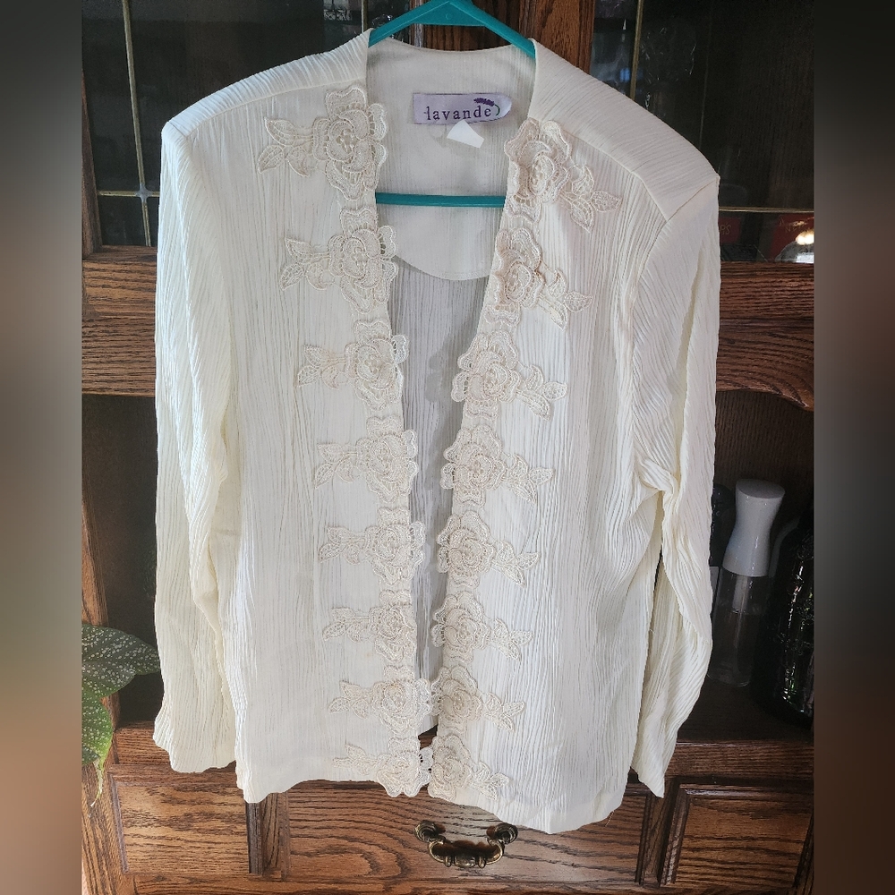 Vintage Floral Lace Trim Crinkle Shrug With Shouldwr Pads